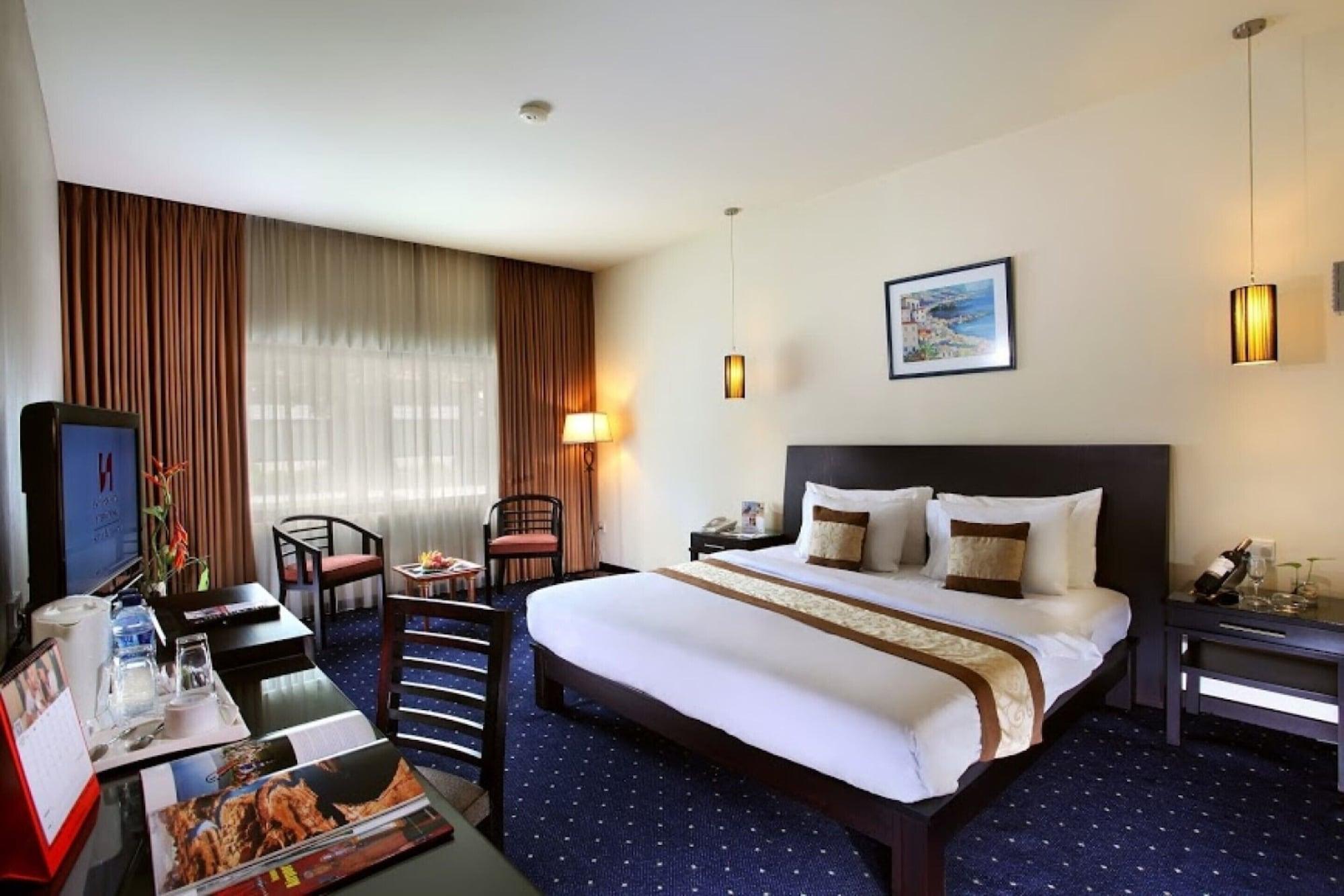 Swiss-Belhotel Silae Palu Ngoại thất bức ảnh