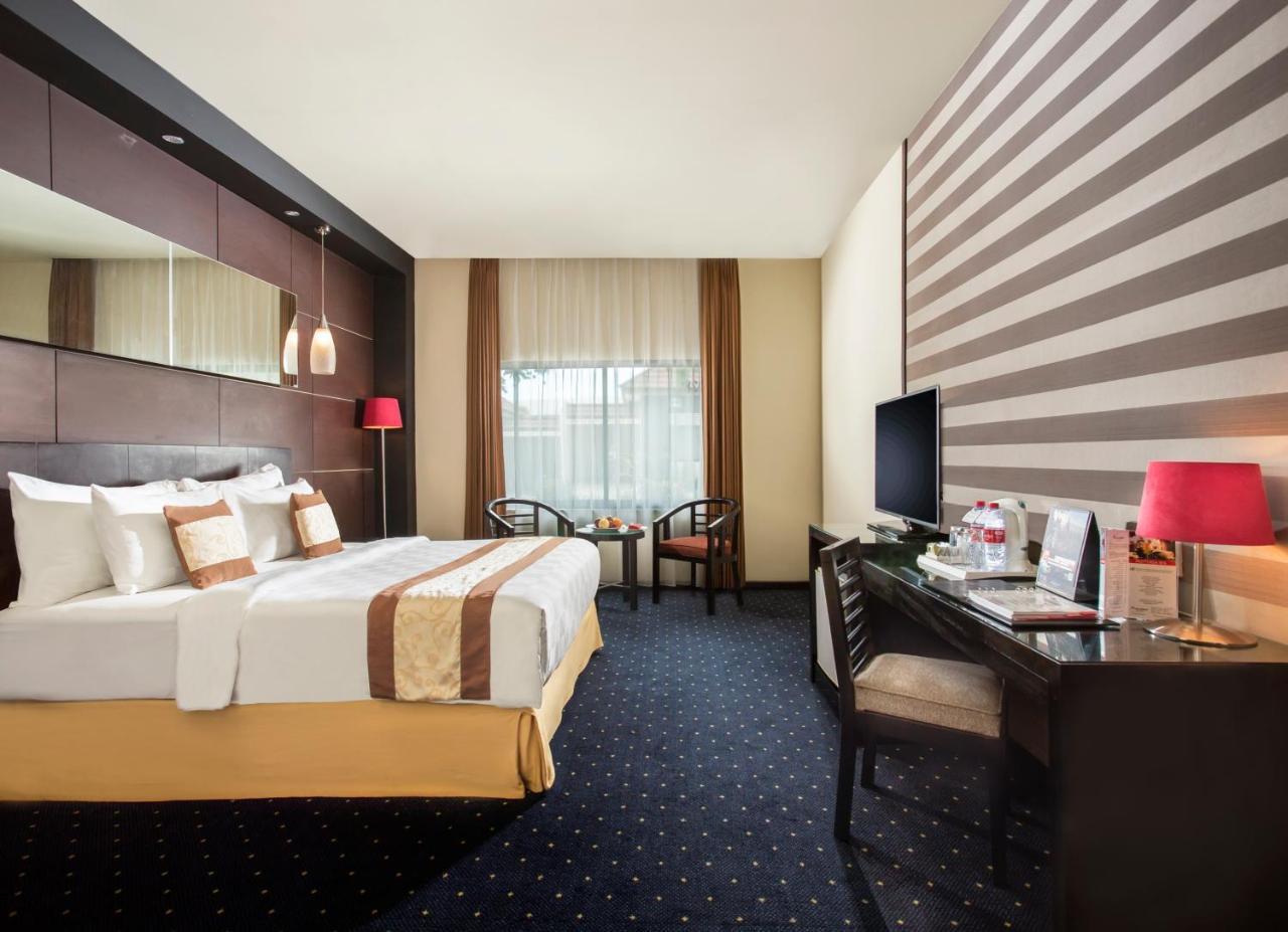 Swiss-Belhotel Silae Palu Ngoại thất bức ảnh